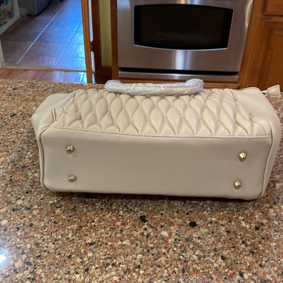 ****CLEARANCE SALE****NWT BEBE QUILTED TOTE - Picture 2 of 5